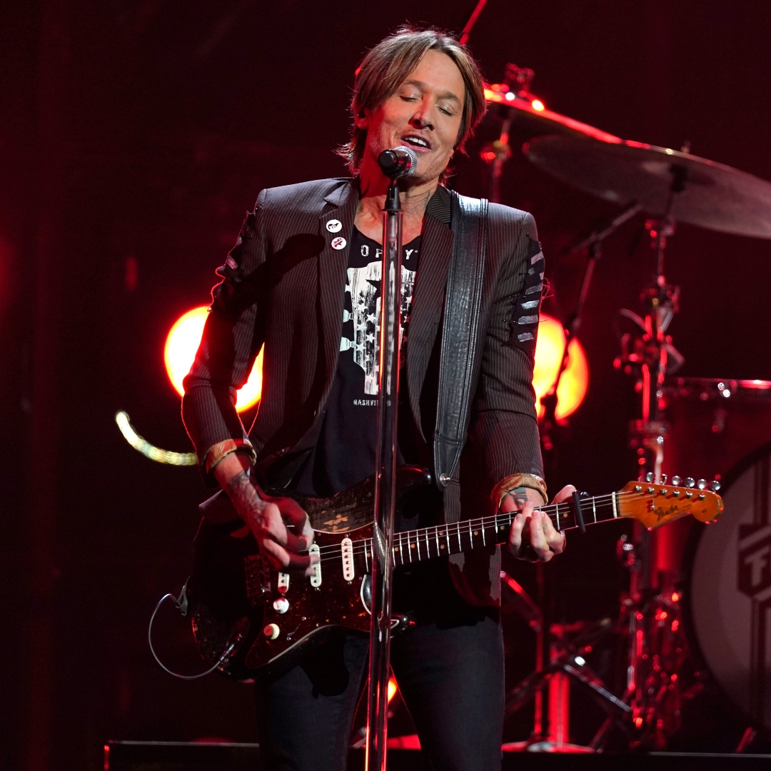 Keith Urban performs at the CMA Awards in 2021
